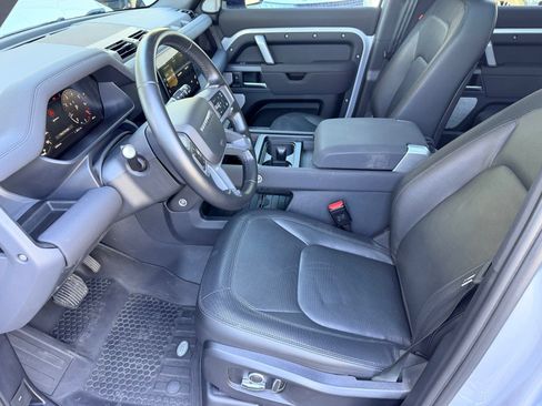 Used 2023 Land Rover Defender 130 X-Dynamic SE AWD/4WD image 19