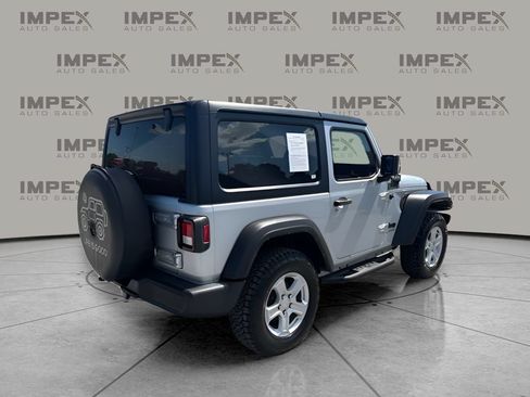 Used 2022 Jeep Wrangler Sport AWD/4WD image 5