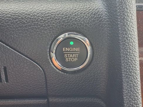 Used 2015 Lincoln Navigator L 2WD image 20