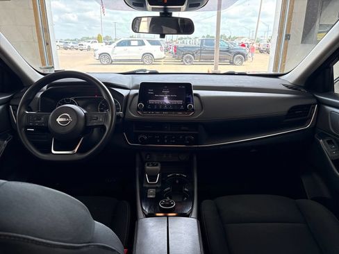 Used 2024 Nissan Rogue S AWD/4WD image 12