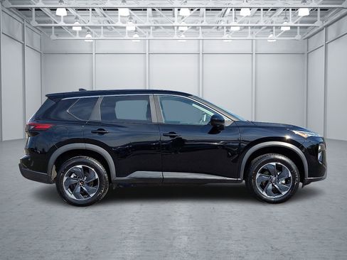 Used 2024 Nissan Rogue SV AWD/4WD image 7