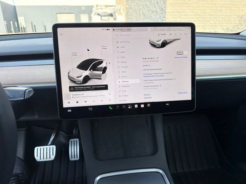 Used 2023 Tesla Model Y Performance AWD/4WD image 3