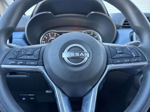 Used 2025 Nissan Versa SV FWD image 25