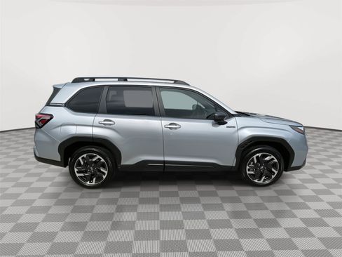 Certified 2025 Subaru Forester Premium AWD/4WD image 14