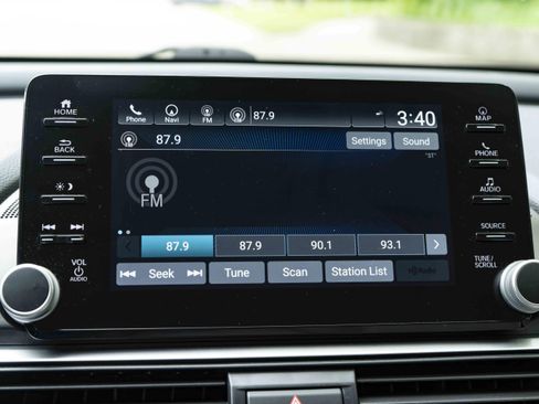 Used 2022 Honda Accord Touring image 30