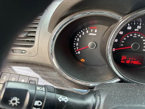 Used 2011 Kia Sorento LX w/ Convenience Pkg image 21