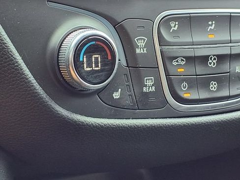 Used 2022 Chevrolet Equinox RS FWD image 5