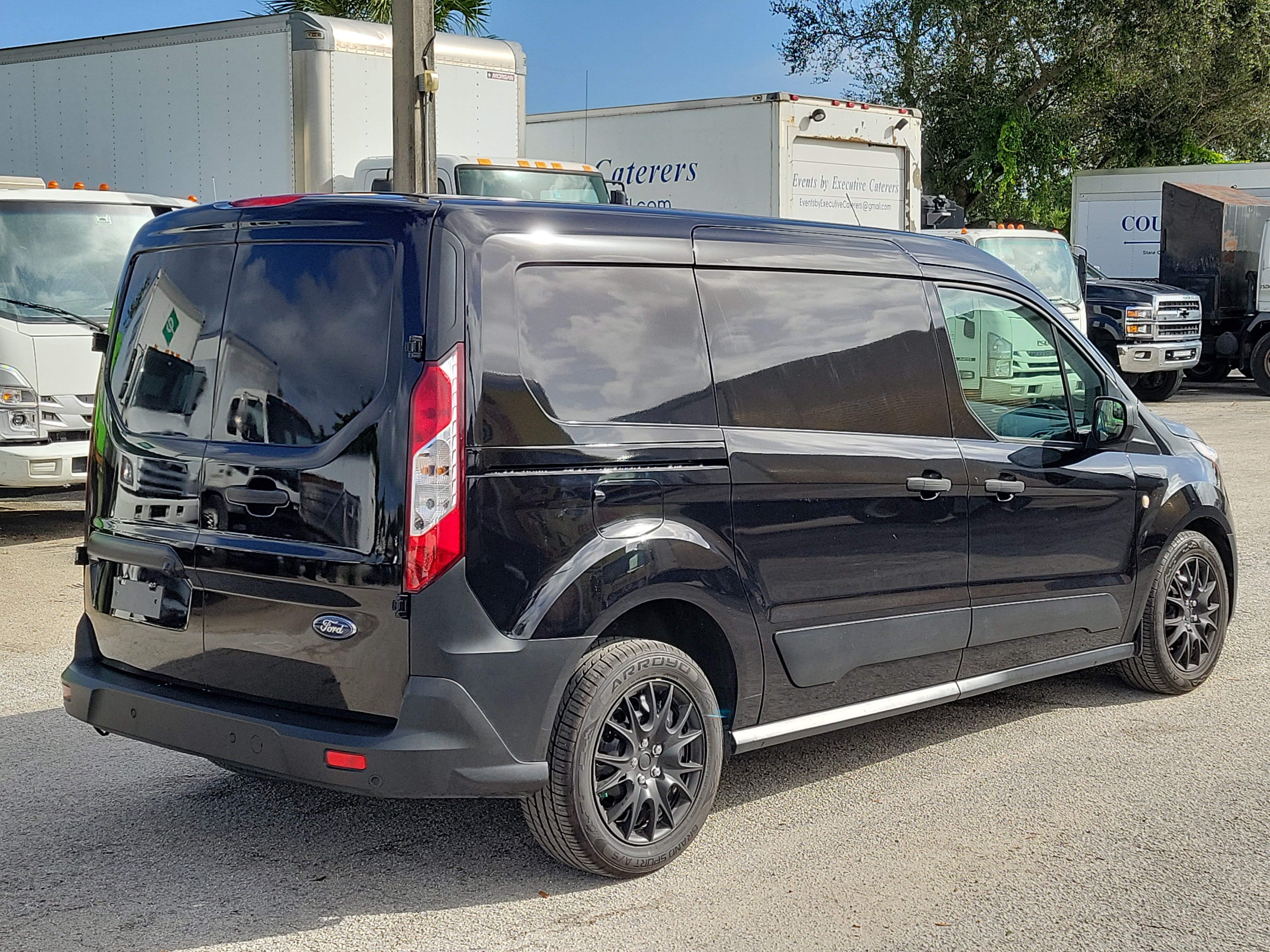 Used 2023 Ford Transit Connect XL FWD image 5