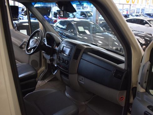 Used 2017 Mercedes-Benz Sprinter 2500 image 32