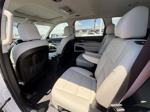Used 2021 Kia Telluride EX w/ EX Premium Package FWD image 9