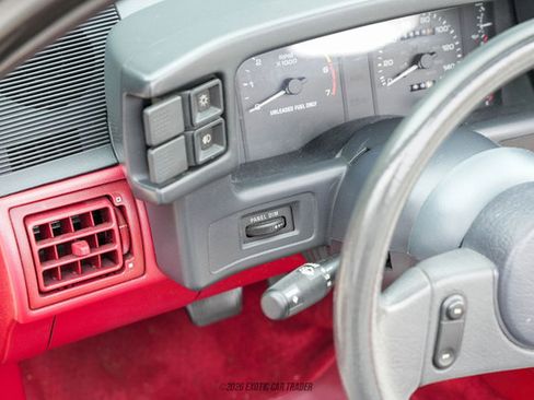 Used 1989 Ford Mustang GT RWD image 44