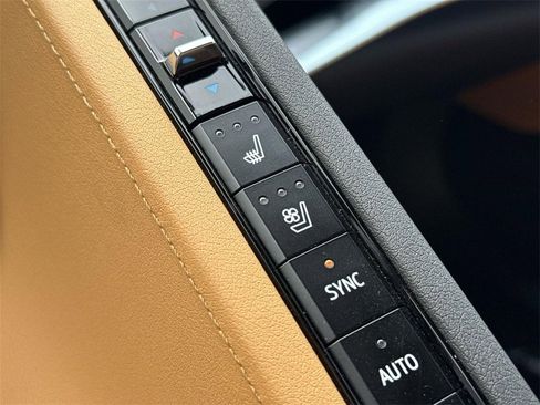 Used 2021 Chevrolet Corvette Stingray w/ Engine Appearance Package image 33