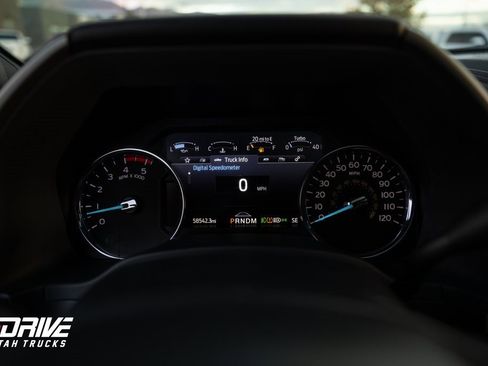 Used 2022 Ford F350 Platinum w/ FX4 Off-Road Package image 33