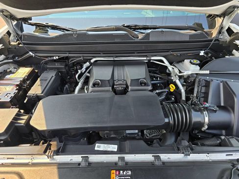 Used 2023 Chevrolet Colorado ZR2 w/ ZR2 Convenience Package III AWD/4WD image 10