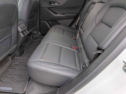 Used 2025 Chevrolet Equinox LT w/ Convenience Package II image 17