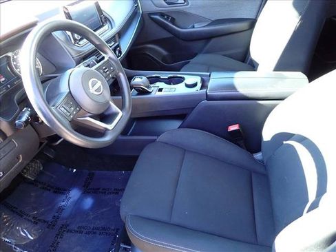Used 2023 Nissan Rogue S image 8