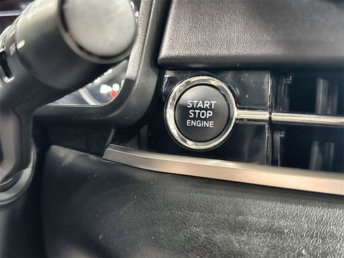 Used 2024 Mitsubishi Outlander SE image 22