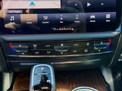 Used 2021 Maserati Quattroporte S image 15