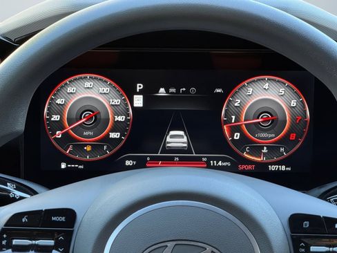 Used 2024 Hyundai Elantra SEL image 13