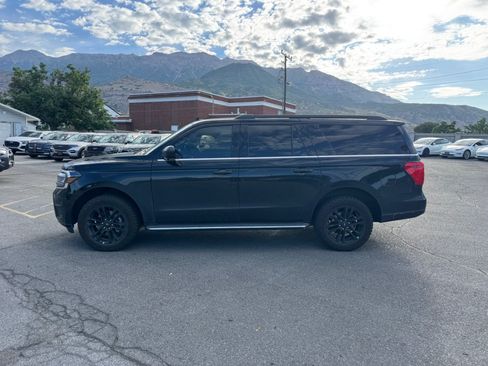 Used 2023 Ford Expedition Max XLT AWD/4WD image 2
