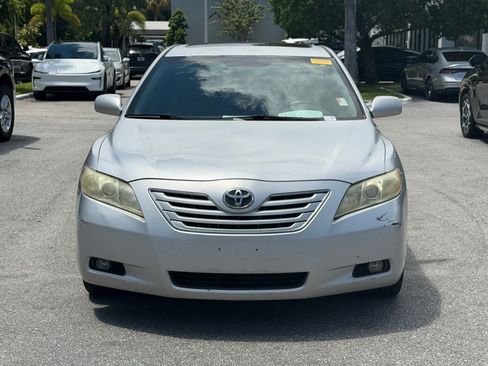 Used 2008 Toyota Camry XLE w/ Leather Pkg FWD image 2