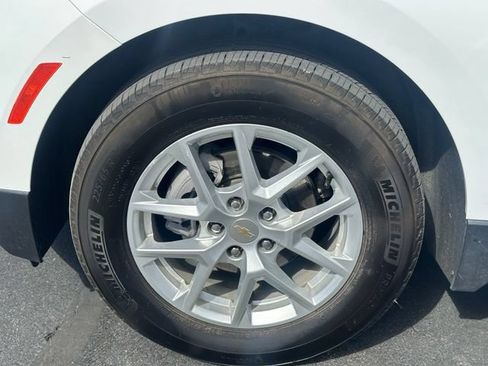 Certified 2024 Chevrolet Equinox LT FWD image 14