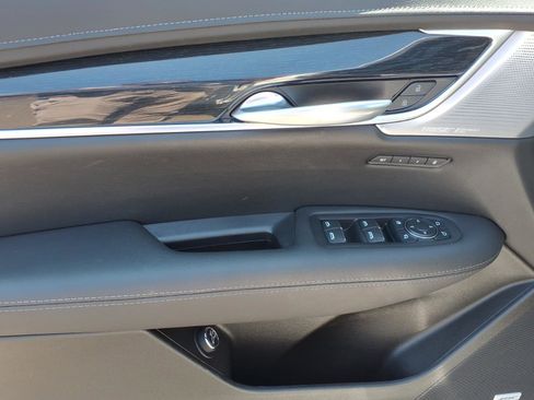 Certified 2024 Cadillac XT5 Premium Luxury AWD/4WD image 19