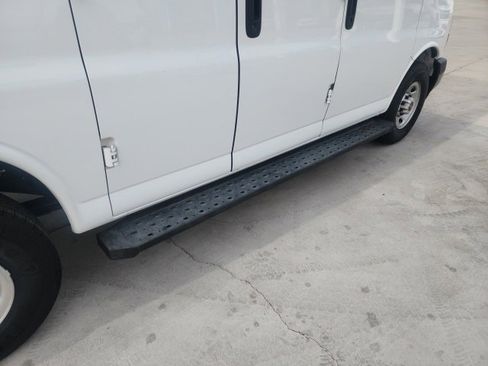 Used 2020 GMC Savana 2500 LS w/ Driver Convenience Package image 28