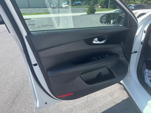 Used 2023 Kia Forte GT-Line w/ GT-Line Premium Package FWD image 10