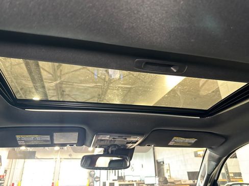 Used 2019 Toyota Tacoma TRD Off-Road AWD/4WD image 12