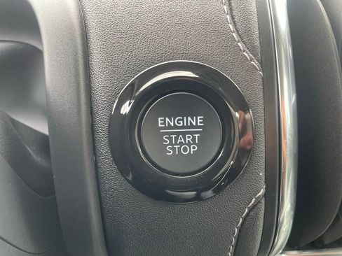 Used 2025 Ford Expedition Platinum AWD/4WD image 17