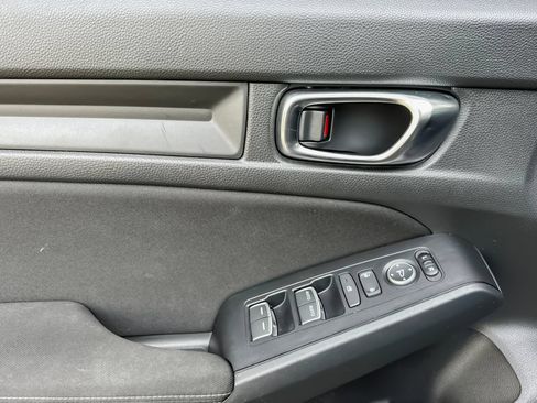 Used 2025 Honda Civic Sport image 10