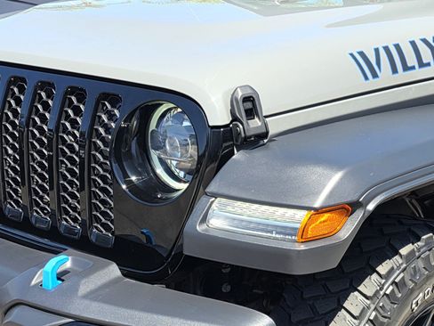 Certified 2023 Jeep Wrangler Unlimited w/ 8.4" Radio Group AWD/4WD image 8