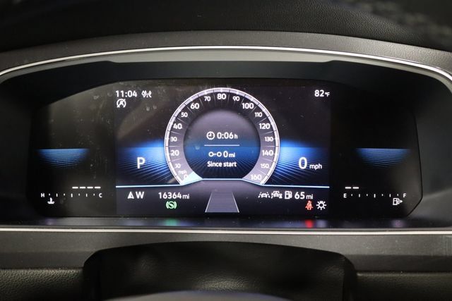 Used 2024 Volkswagen Tiguan SE R-Line AWD/4WD image 11