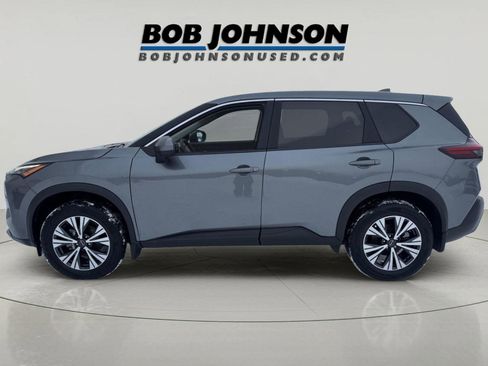 Used 2023 Nissan Rogue SV image 4