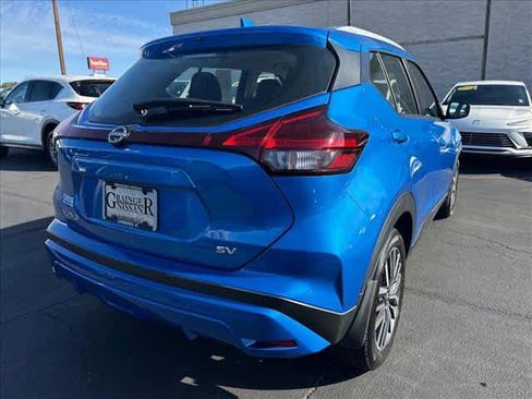 Used 2023 Nissan Kicks SV image 3
