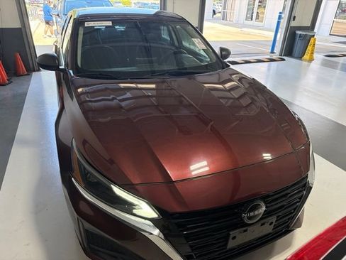 Used 2024 Nissan Altima 2.5 SV FWD image 6
