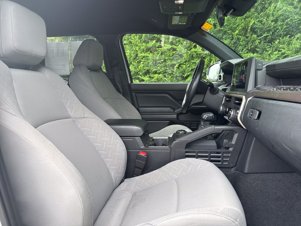 Used 2025 Toyota Tacoma SR5 AWD/4WD image 13