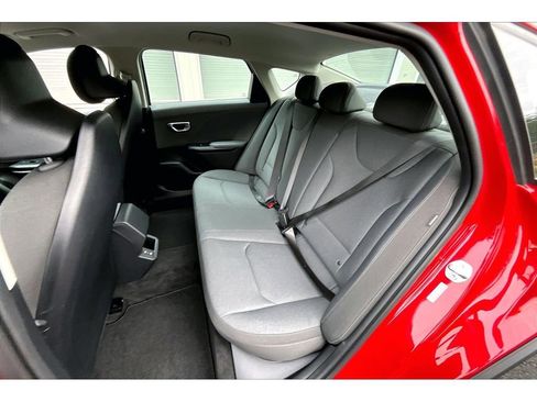 Used 2025 Kia K4 LXS image 25