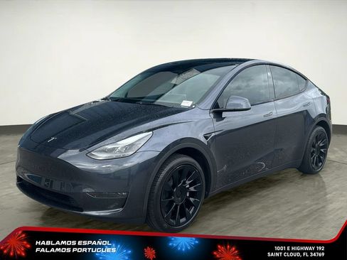 Used 2024 Tesla Model Y Long Range AWD/4WD image 2