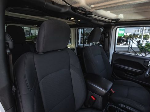 Used 2019 Jeep Wrangler Unlimited Sport S AWD/4WD image 24