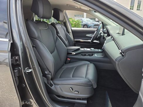 Used 2025 Genesis GV70 2.5T AWD/4WD image 19