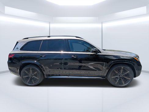 Used 2026 Mercedes-Benz Maybach GLS 600 4MATIC image 2