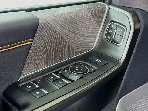 Used 2024 Ford F350 Platinum w/ FX4 Off-Road Package image 14