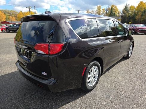 Used 2017 Chrysler Pacifica LX image 69