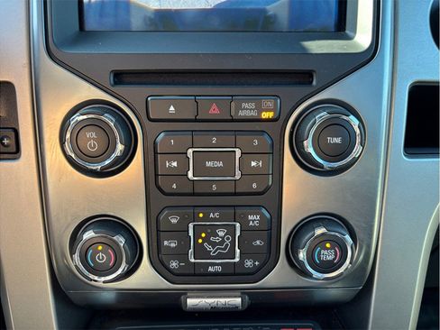 Used 2013 Ford F150 Raptor w/ Luxury Equipment Group image 31