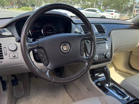 Used 2009 Cadillac DTS FWD image 10