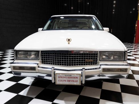 Used 1990 Cadillac De Ville Coupe image 12