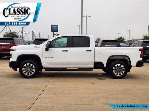 Used 2025 Chevrolet Silverado 2500 Custom w/ Custom Value Package image 6