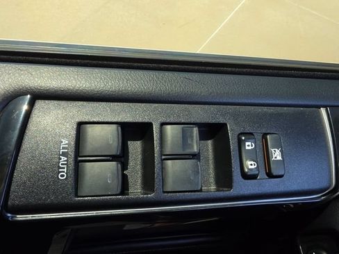Used 2020 Toyota 4Runner SR5 Premium w/ Moonroof Package AWD/4WD image 30